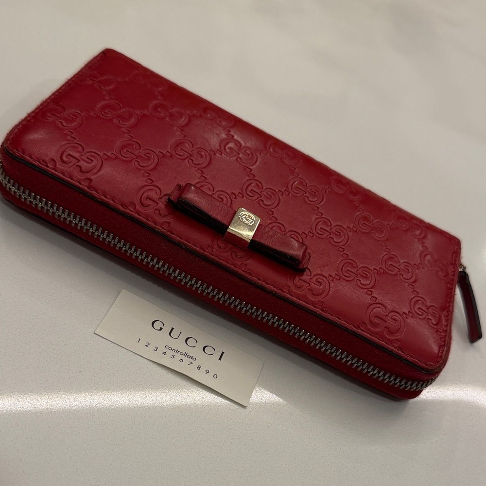 🌹Gucci Microguccissima Red Embossed Signature Zip Wallet with Gold-Tone Accent - Picture 11 of 12